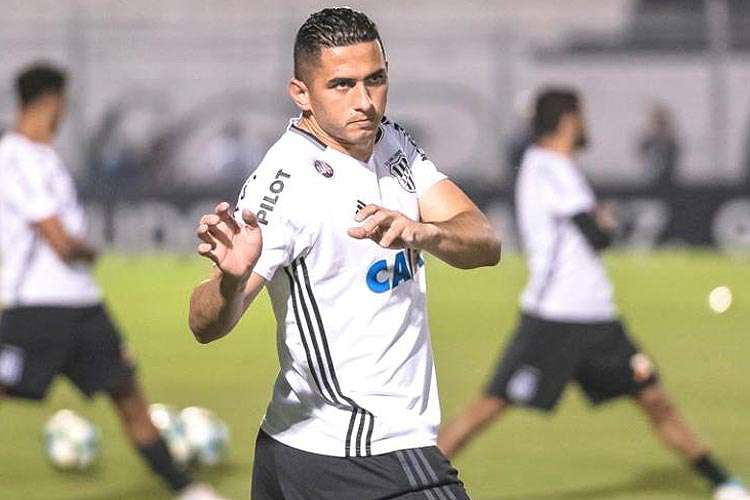 Ponte Preta: os caminhos para um acordo com Danilo Barcelos