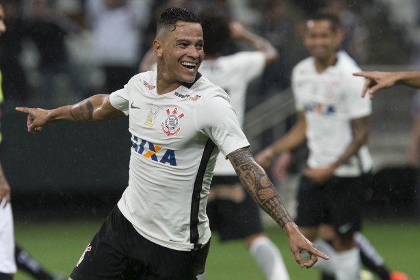 Guarani segue em busca de camisa 10 e adiciona ex-Corinthians na lista de interesses