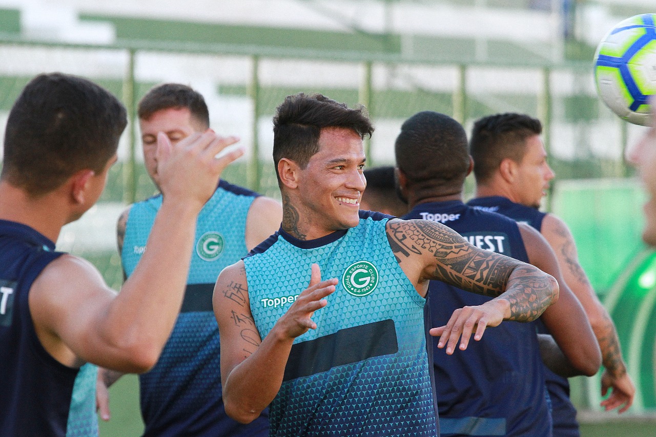 Giovanni Augusto é oficializado como oitavo reforço do Guarani: ‘Muito feliz em vestir essa camisa’