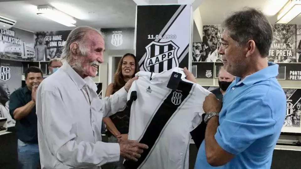 Diretoria da Ponte Preta faz homenagem para Peri Chaib: ‘Maior diretor de futebol da história do clube’