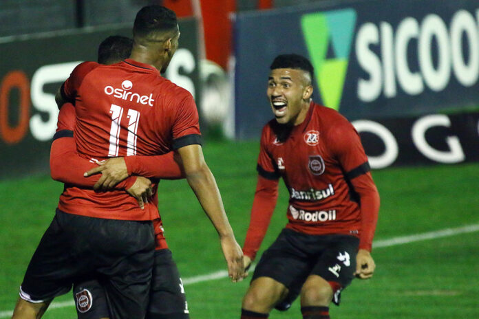 Ponte Preta sonda ex-camisa 10 do Brasil de Pelotas, mas Grêmio não libera