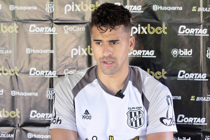 Após lesão no joelho e longa transição, Léo Santos completa três meses sem jogar na Ponte Preta