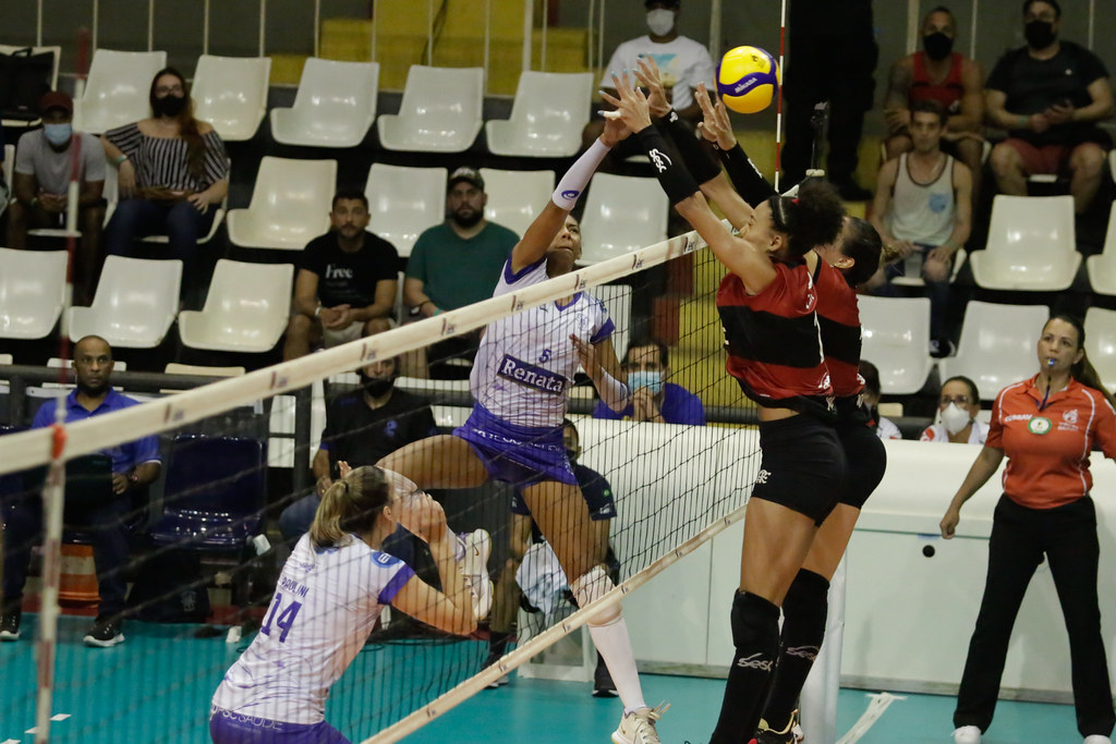 Flamengo vence Valinhos no Rio de Janeiro em duelo da Superliga Feminina