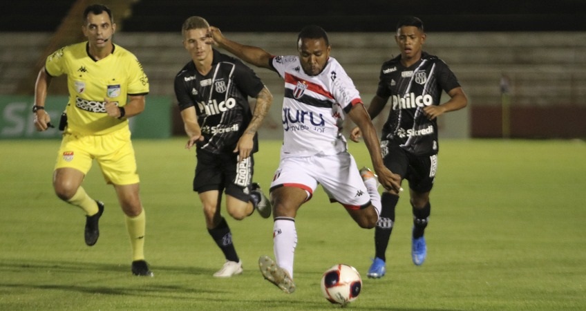 Ponte Preta defende tabu de 32 anos contra o Botafogo no Moisés Lucarelli