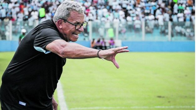 De olho no Mirassol, Hélio dos Anjos inicia trabalhos na Ponte Preta nesta quinta-feira