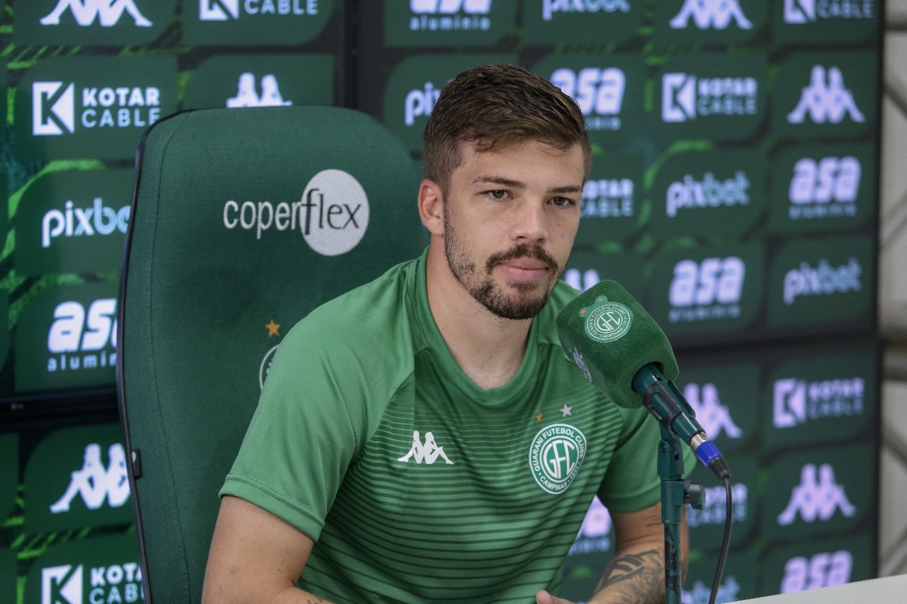 Júlio César oficializa saída do Guarani para reforçar o Criciúma