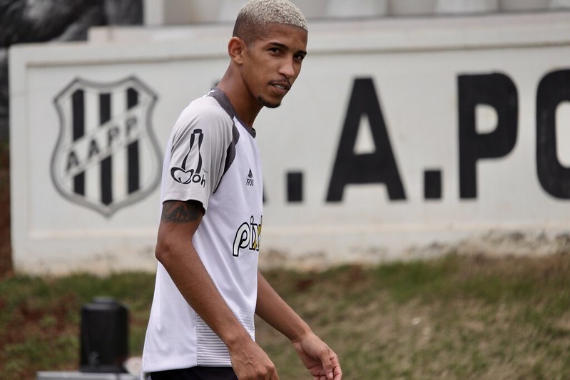 Lateral agrada e pode ter vinculado renovado com a Ponte Preta para Série B