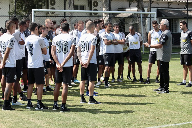 Na zona de rebaixamento, Ponte Preta dobra chances de queda para Série A2