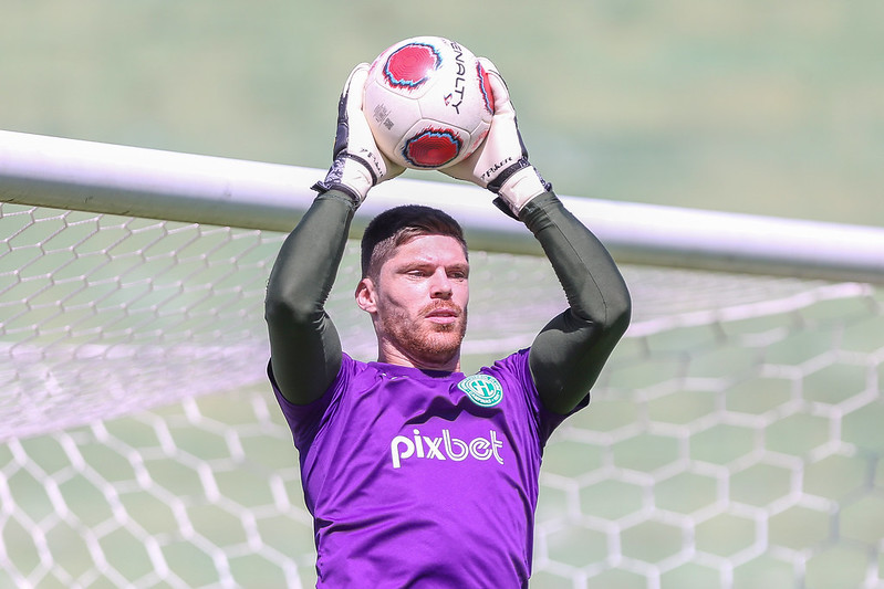 Kozlinski não teme favoritismo do Corinthians e aposta na experiência do elenco do Guarani