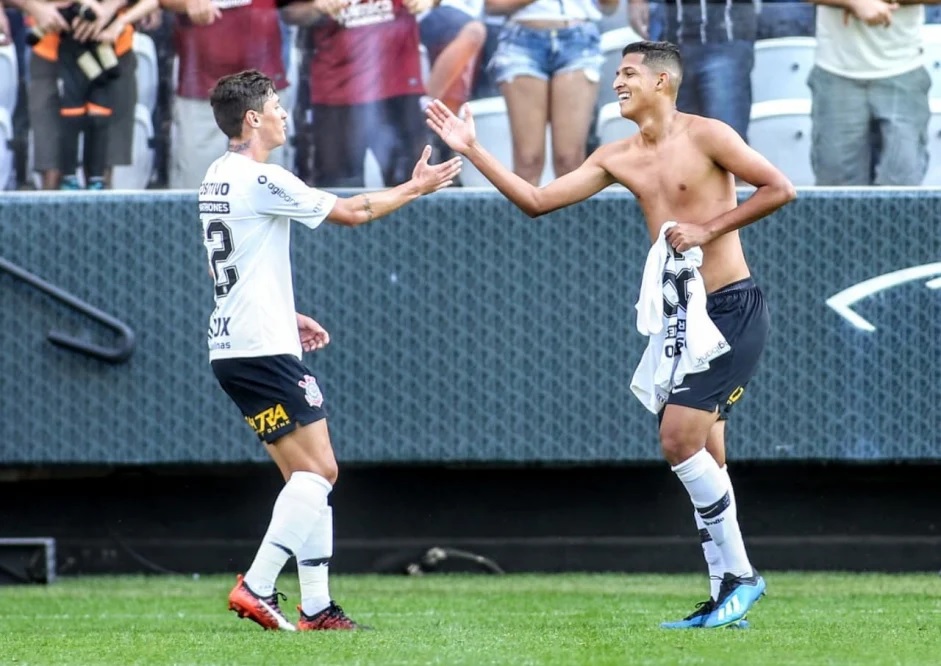 Ponte Preta e Corinthians acertam empréstimo de atacante de 23 anos