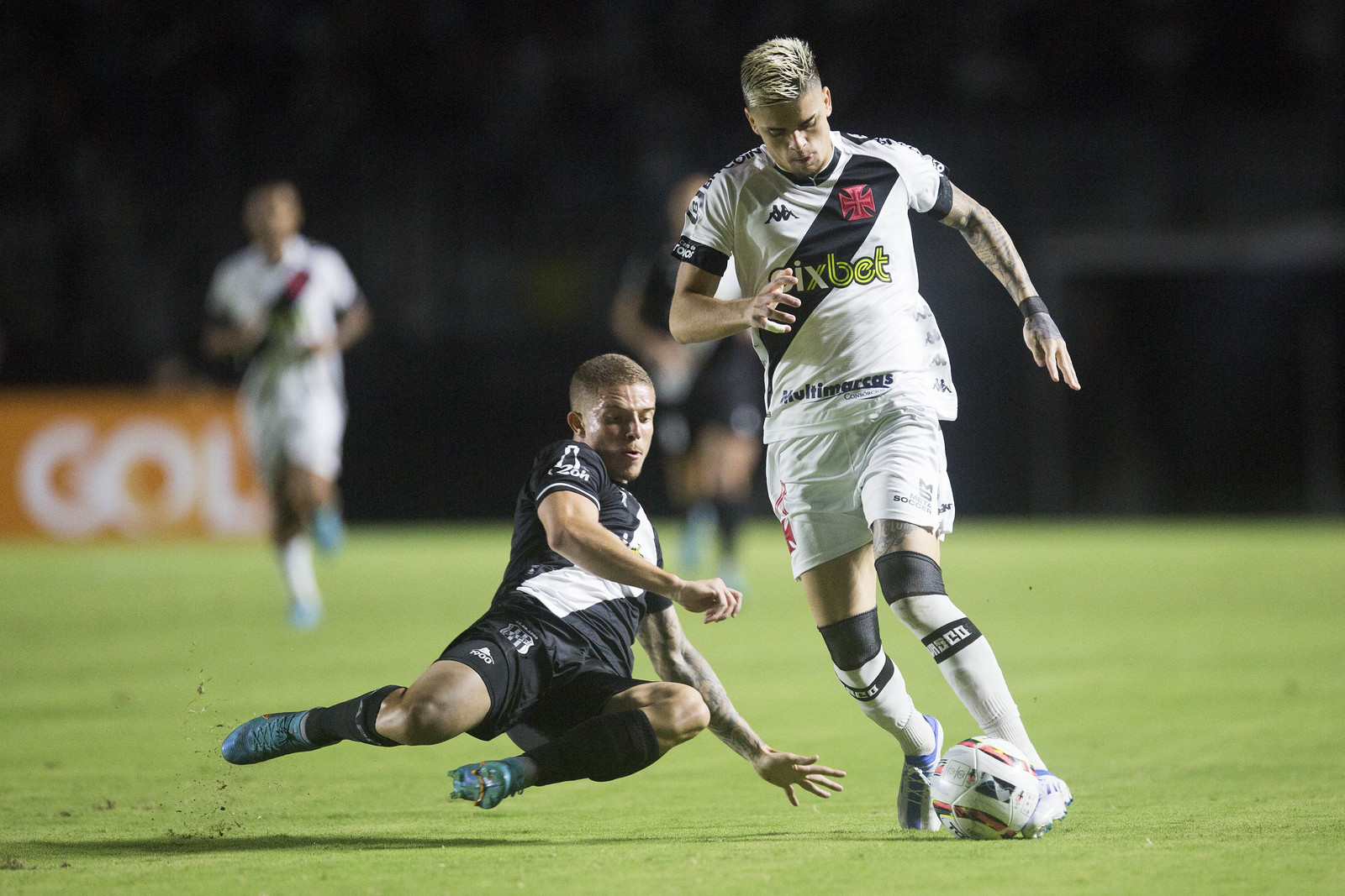 Vasco vence no Rio de Janeiro em duelo contra a Ponte Preta