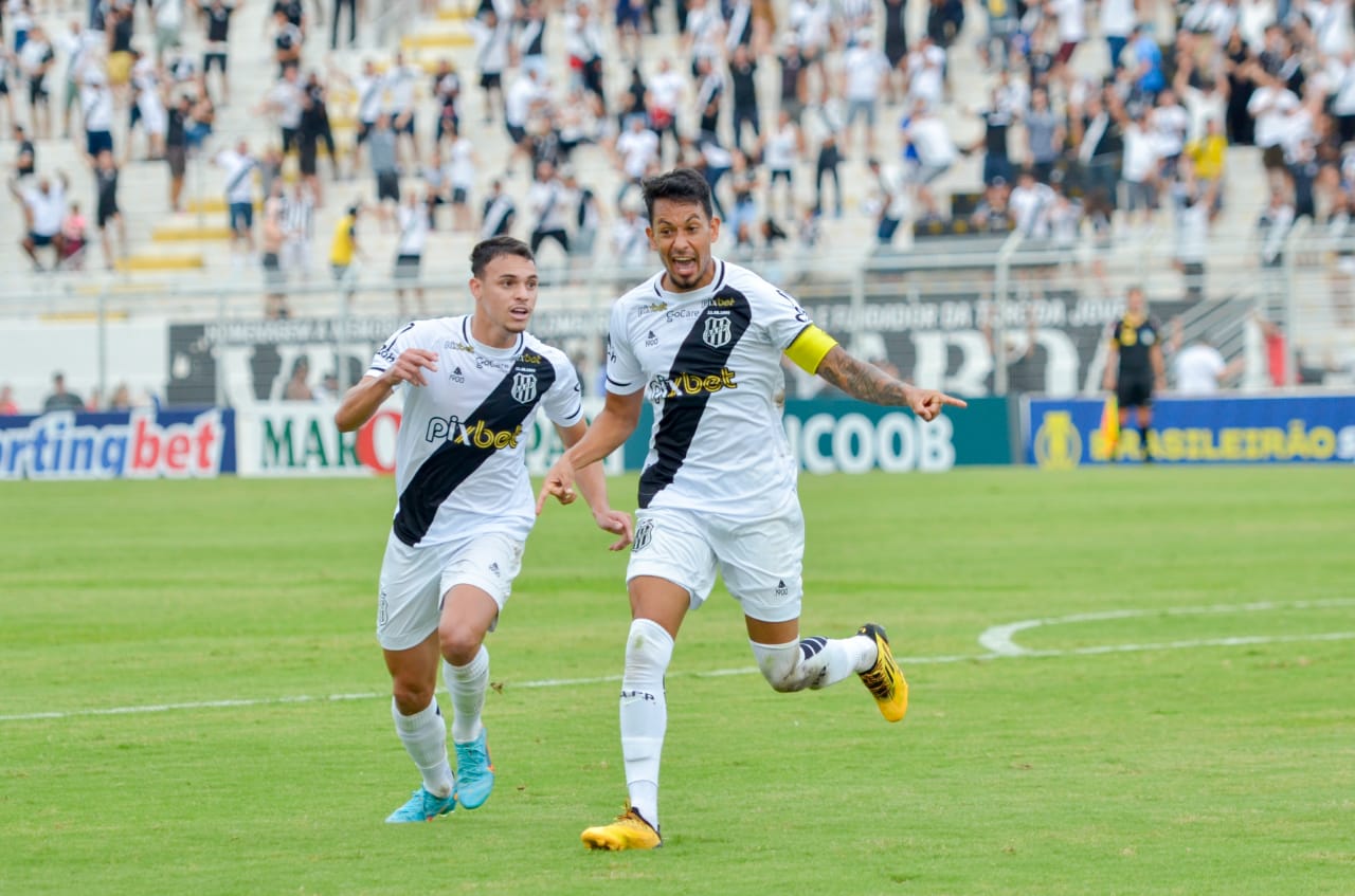 Ponte Preta desencanta contra o CRB e vence a primeira na Série B