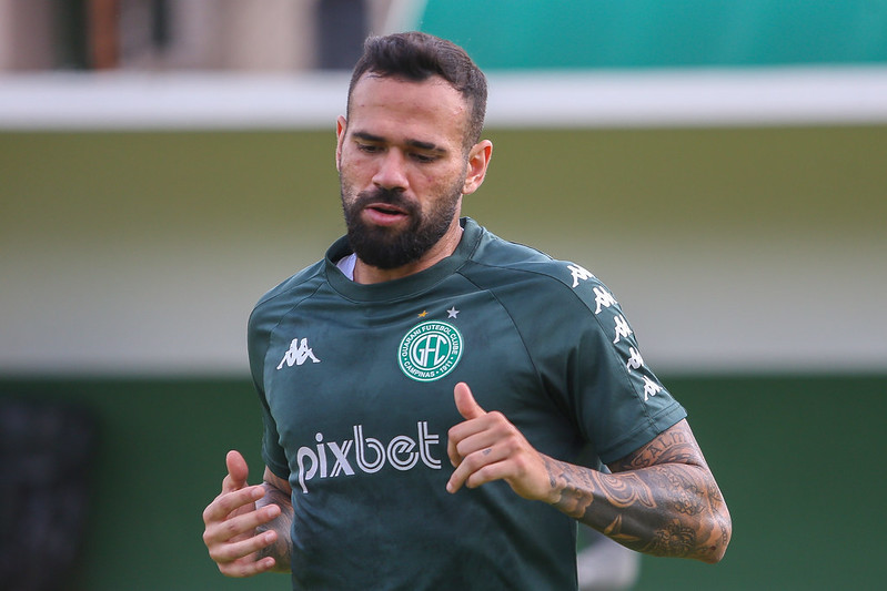 Vetado contra o Sport, Leandro Castan permanece como dúvida no Guarani