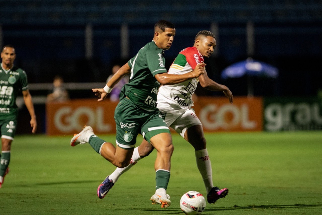 Sistema defensivo falha e Guarani perde para o Brusque na estreia da Série B