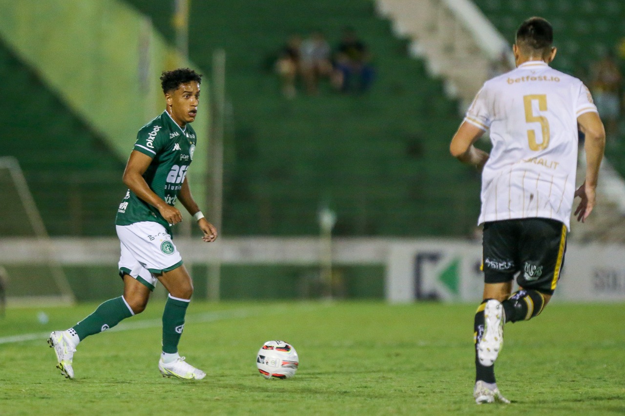 Distante dos concorrentes, Guarani desafia longo tabu em SC contra o Criciúma