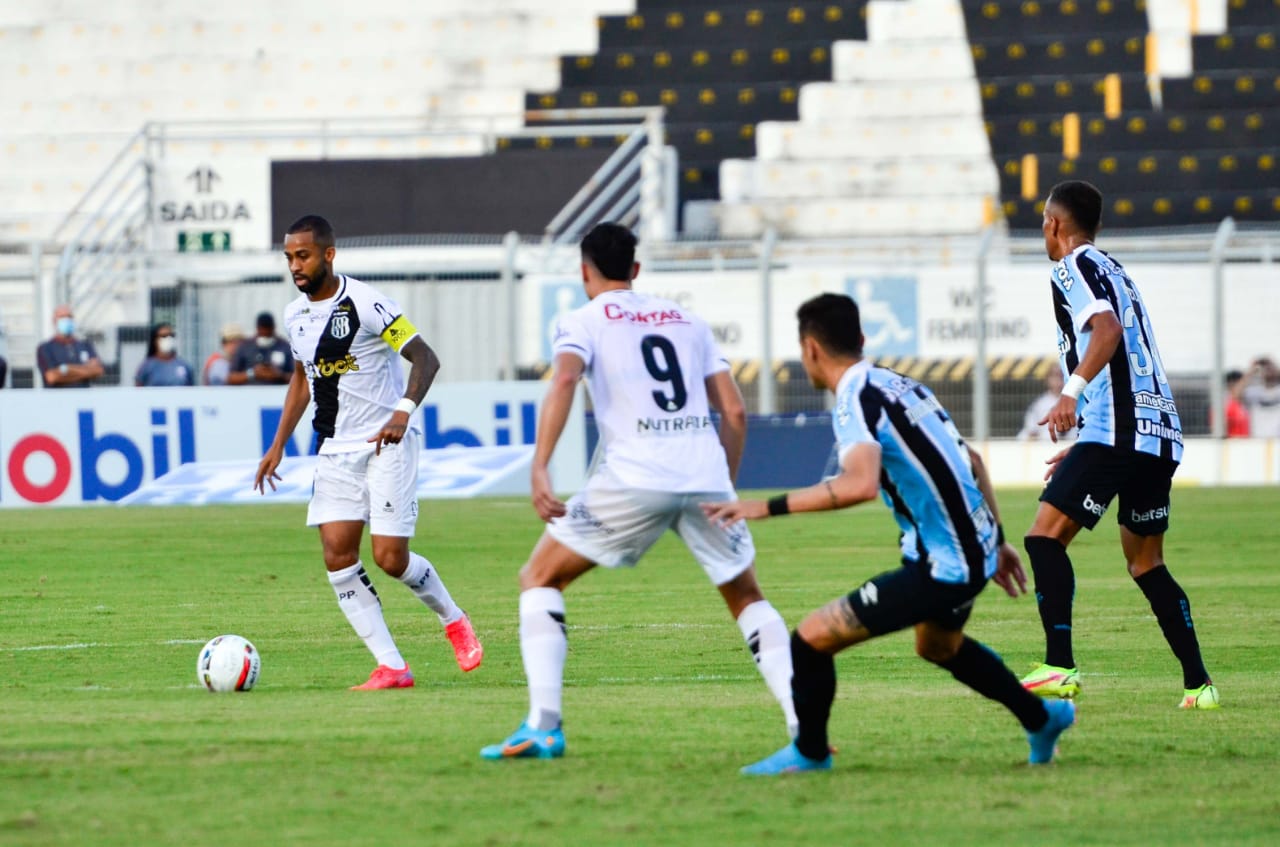 Ponte Preta empata com o Grêmio na estreia da Série B