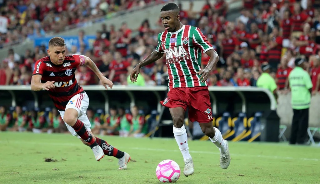 Ex-atacante do Fluminense assina contrato de um ano com a Ponte Preta