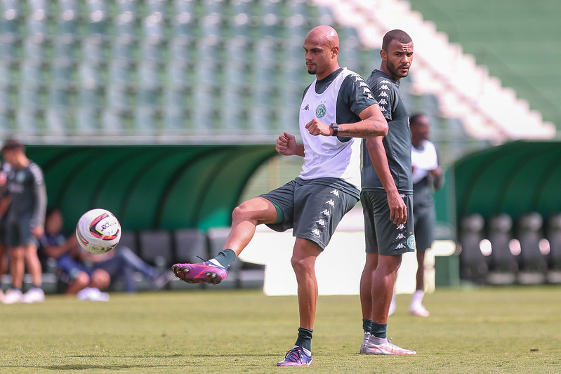 Muito volume, só um gol: o que mostram as estatísticas ofensivas do Guarani na Série B