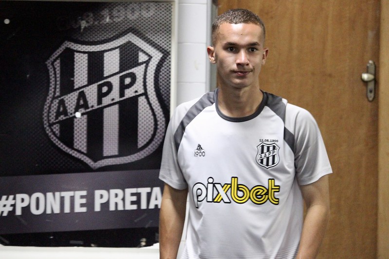 Ponte Preta renova contrato de Felipe Amaral até dezembro de 2024