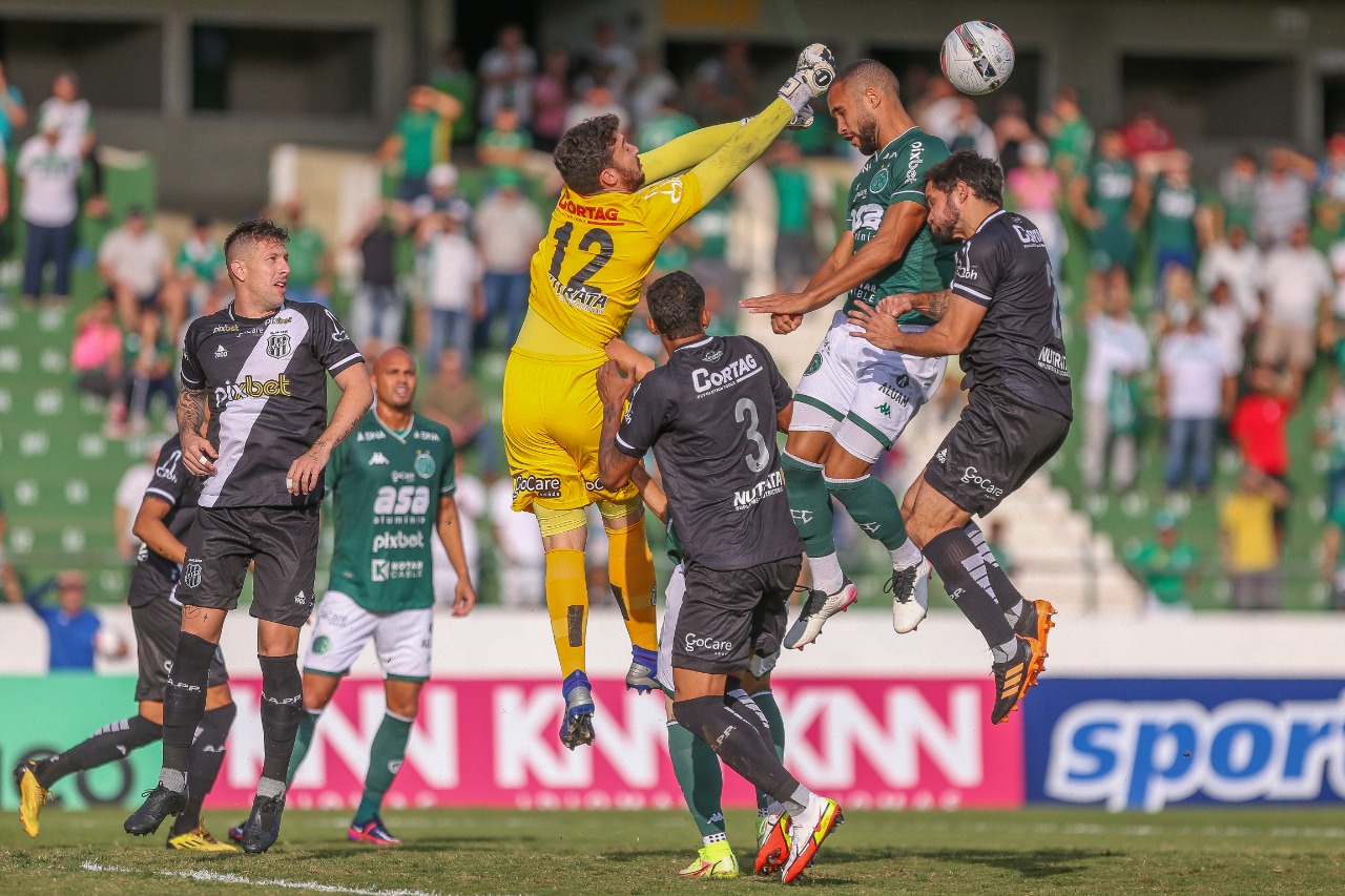 Gol anulado, substituições e muita disputa: o primeiro tempo do dérbi 203