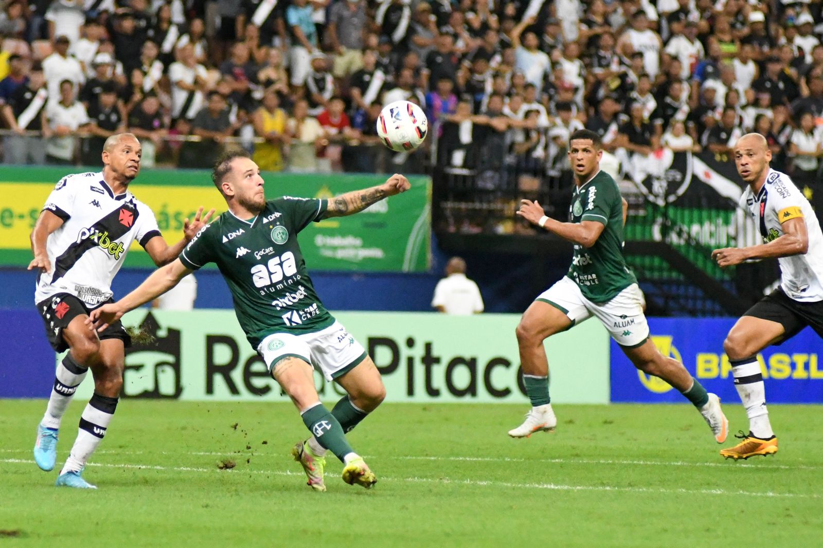 Guarani estreia na Arena da Amazônia com empate sem gols contra o Vasco