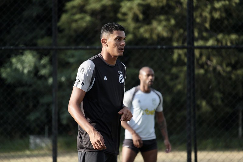 Ponte Preta espera por volta de dupla, mas perde zagueiro por suspensão