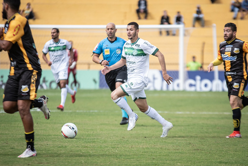 Clube português define últimos detalhes para anunciar contratação de Matheus Pereira, do Guarani