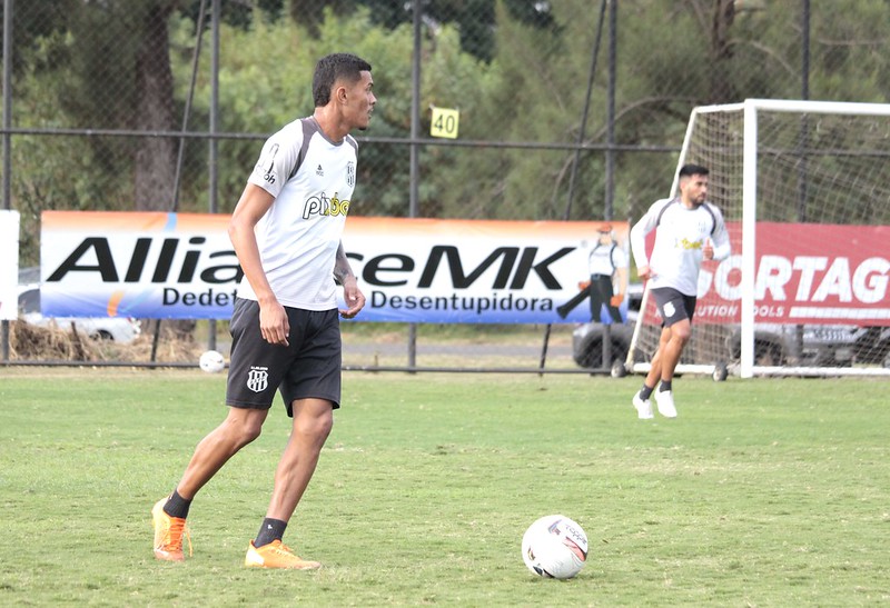 Ponte Preta perde lateral por suspensão, mas conta com volta de Thiago Oliveira contra o Ituano