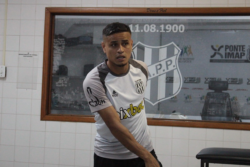 Ponte Preta encaminha permanência de Everton para a próxima temporada