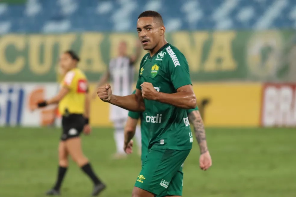 Guarani acerta a contratação de Jenison, do Cuiabá