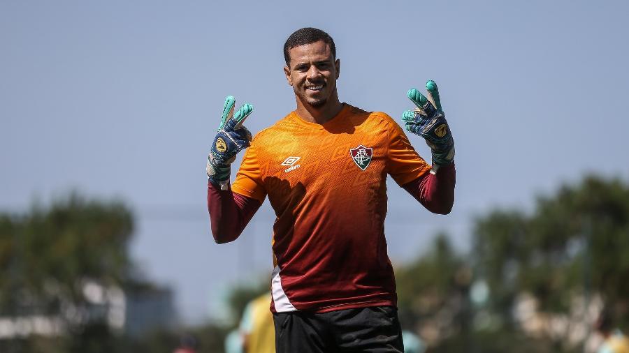 Destaque no futsal, parceria com Paquetá e recomeço: quem é João Lopes, o novo goleiro do Guarani