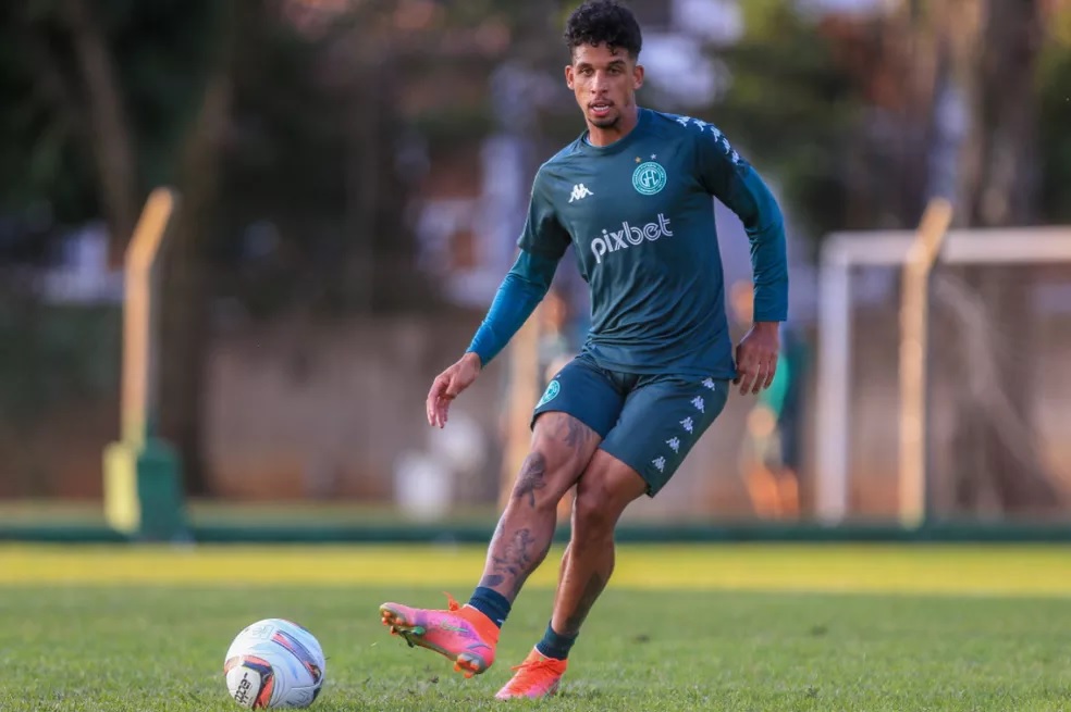 Fora dos planos, Vitinho rescinde contrato com o Guarani e volta ao Bragantino