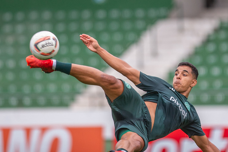 Yuri Tanque diz que vai definir futuro após a Série B pelo Guarani: ‘Meu foco ainda está dentro de campo’