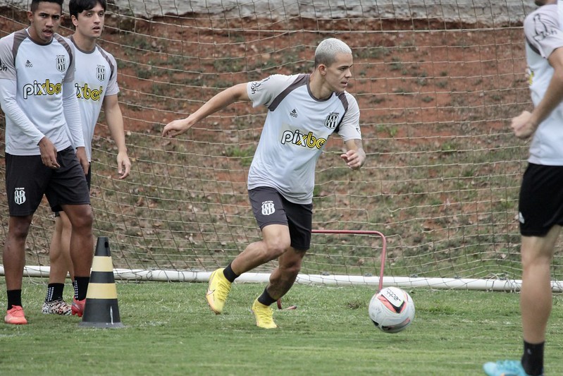 Flamengo faz reunião por volante da Ponte Preta e estuda proposta com empréstimos de jogadores