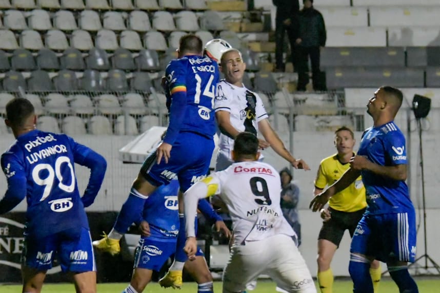 Ponte Preta 1×4 Cruzeiro: Macaca sofre virada acachapante e vê acesso mais distante