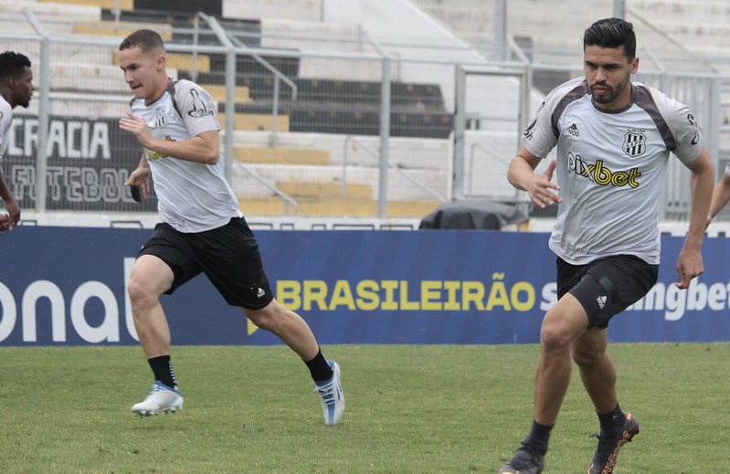 Thiago Oliveira e Guilherme Souza acirram briga por titularidade para duelo contra o Cruzeiro