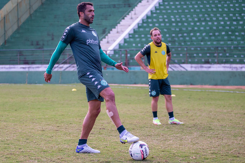 Ronaldo Alves assume vaga na defesa e Mozart ainda espera para definir dupla de volantes contra o Ituano