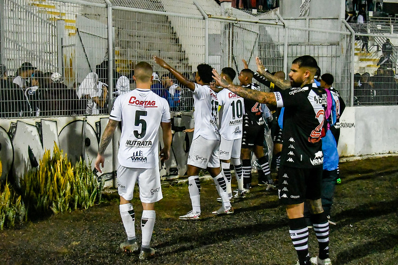 STJD nega recurso e mantém punição da Ponte Preta por confusão contra o Vasco