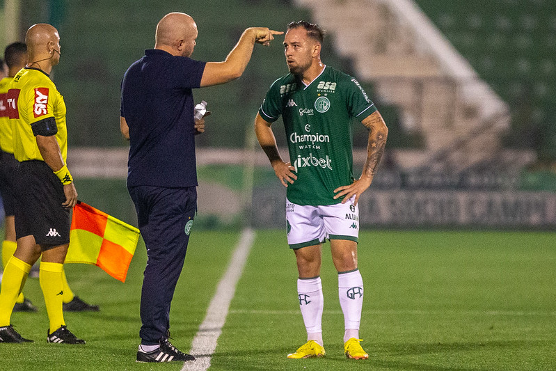 Guarani perde Jamerson por suspensão e espera atacante ser avaliado para enfrentar o Cruzeiro