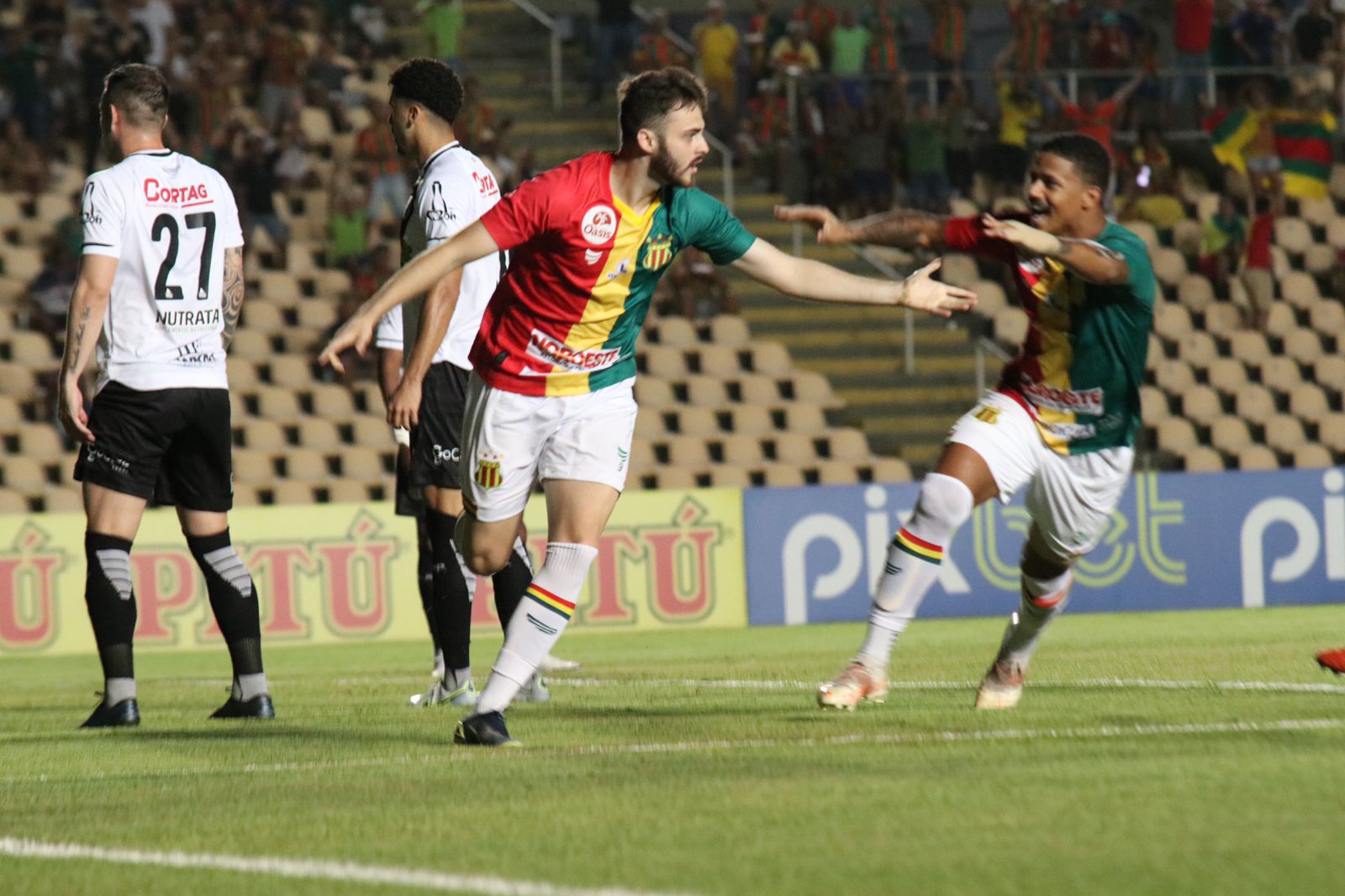 Sampaio Corrêa 2×1 Ponte Preta: Bolívia Querida vence e mantém Macaca longe do G-4