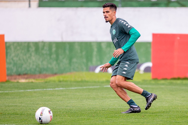 Lucas Ramon recebe nova oportunidade no Guarani: ‘Executar o que o treinador pede’