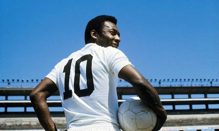 O dia em que o Rei Pelé vestiu a camisa da Ponte Preta