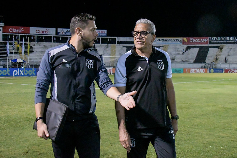 Guilherme Anjos substitui pai em entrevista coletiva e enaltece nova virada da Macaca: ‘Nosso jogo mental foi excepcional’