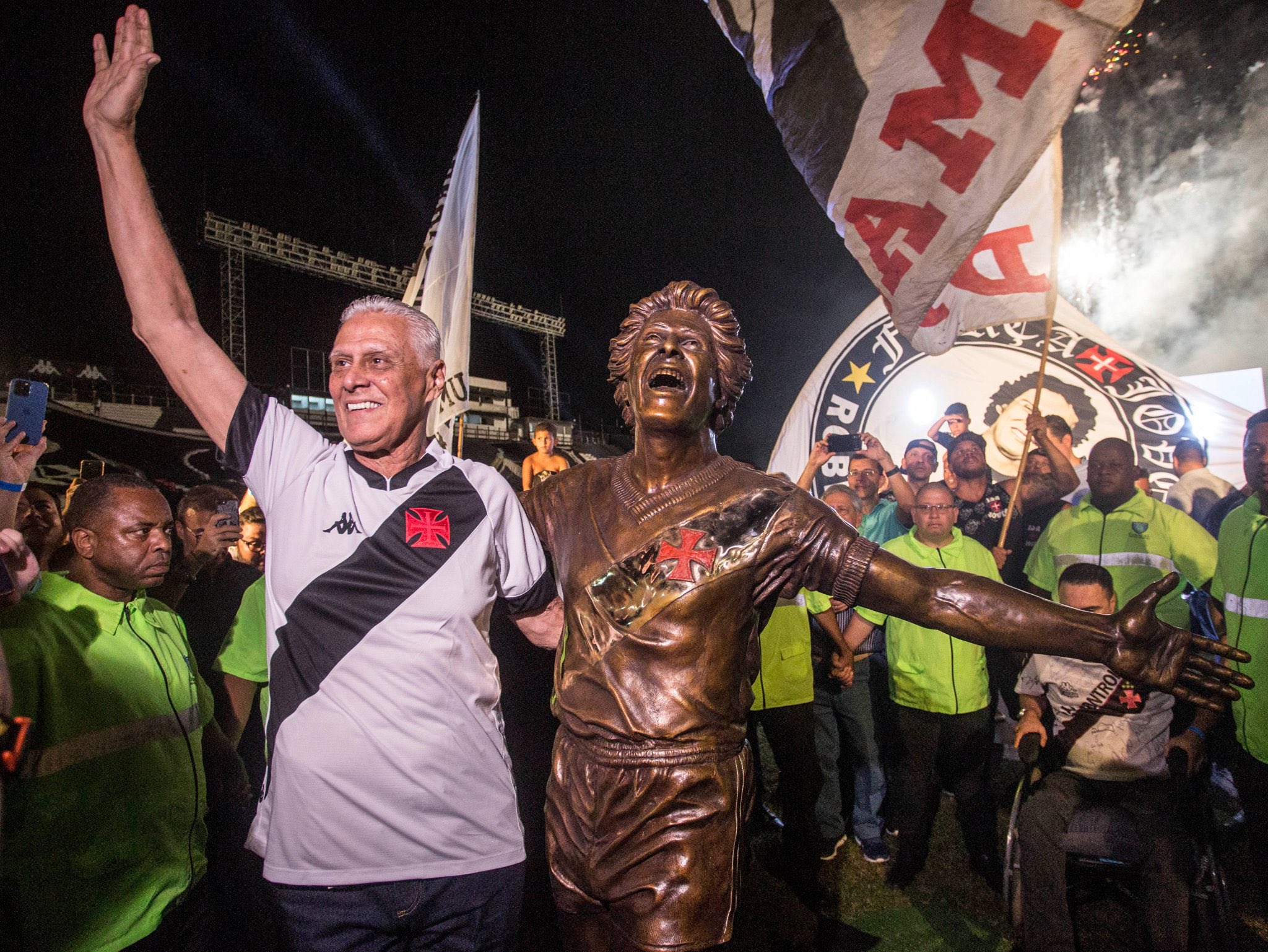 Careca faz homenagem a Roberto Dinamite e recorda do duelo histórico em 1978: ‘Engrandeceu nosso feito’