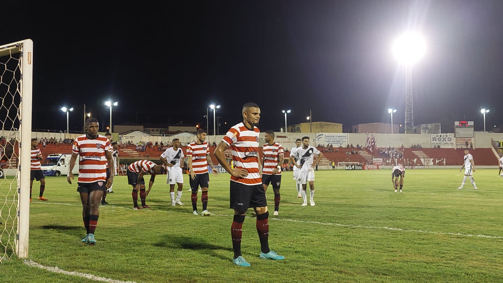 Linense 0x2 Ponte Preta: Eliel desencanta e Macaca abre folga na liderança