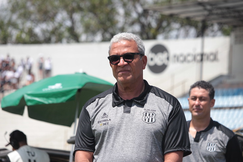 Ponte Preta: Hélio dos Anjos admite dificuldade com estrutura em Teresina, enaltece jogadores e faz pedido a diretoria