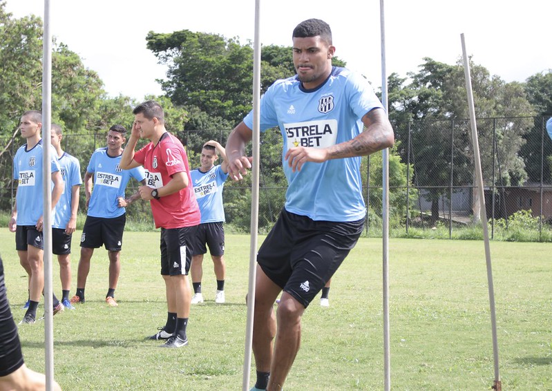 Ponte Preta: defesa funciona e dupla de ataque está liberada para jogar no sábado