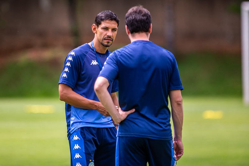 Guarani: com Castán suspenso, Moisés Moura mexe na escalação para enfrentar o Palmeiras