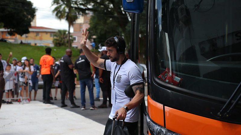 Ponte Preta: poupado no último jogo, Caíque França completará 50 jogos pelo clube nesta terça-feira