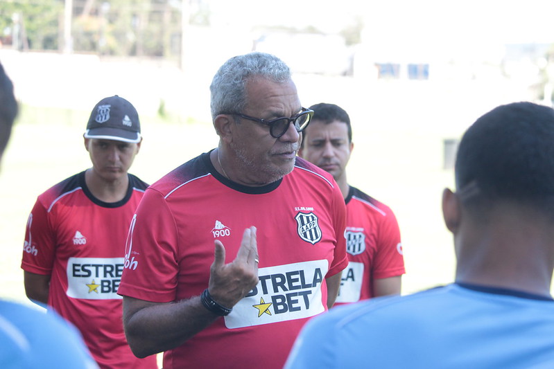 Ponte Preta: Hélio dos Anjos projeta mudanças na equipe titular